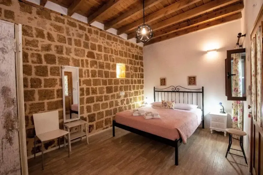 Medieval Inn - Deluxe Double Room with Balcony