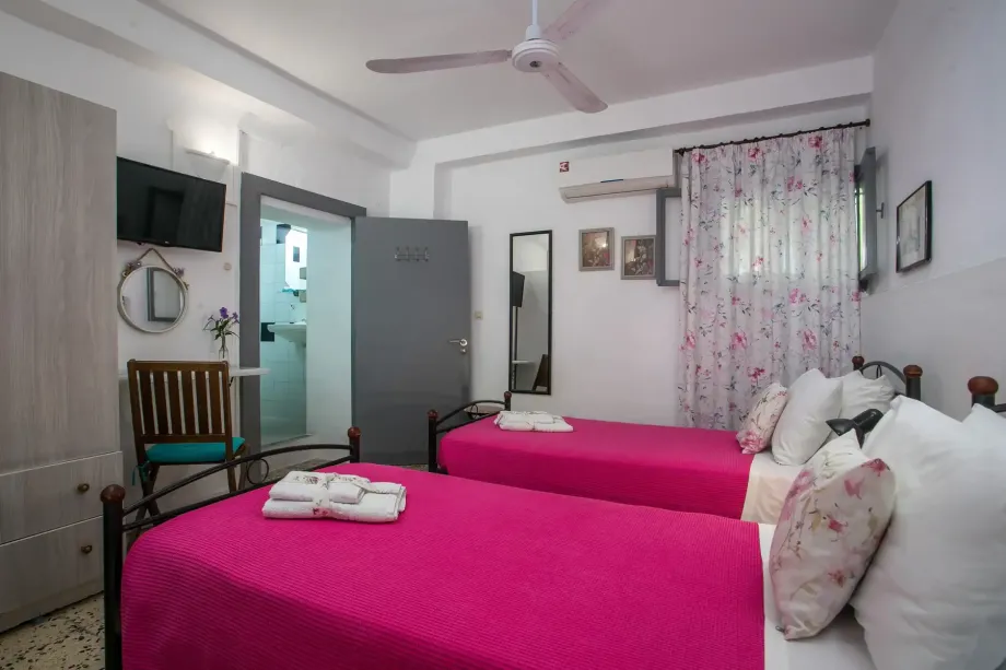 Medieval Inn - Classic Twin Room