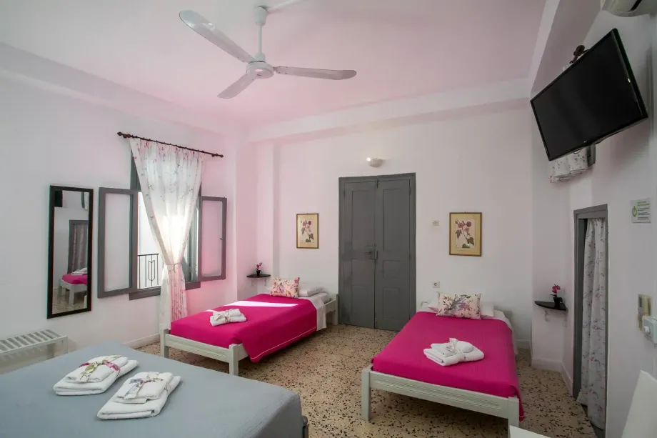 Medieval Inn - Quadruple Room